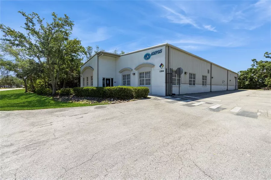 1584 INDEPENDENCE BLVD, Sarasota, FL 34234