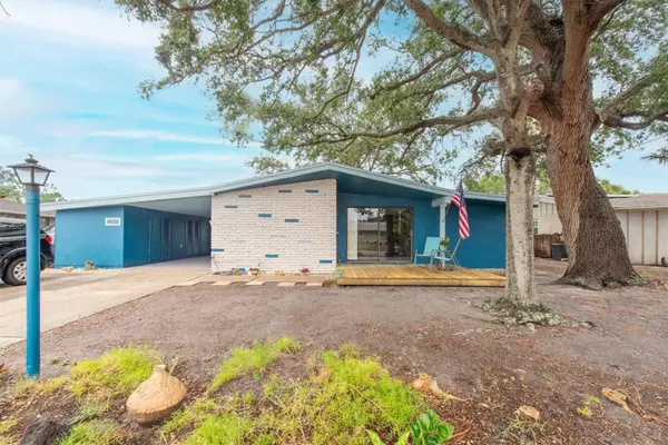 6628 AUBURN AVE,  Bradenton,  FL 34207