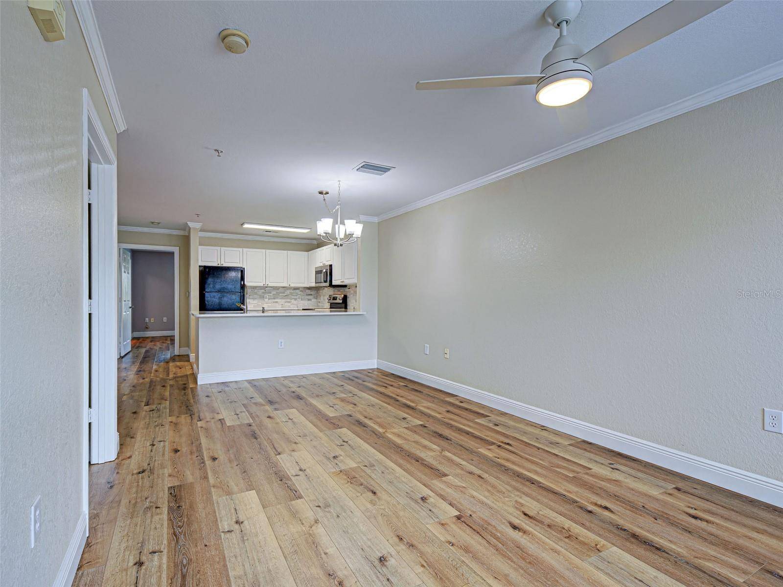 Sarasota, FL 34233,5501 ROSEHILL RD #202