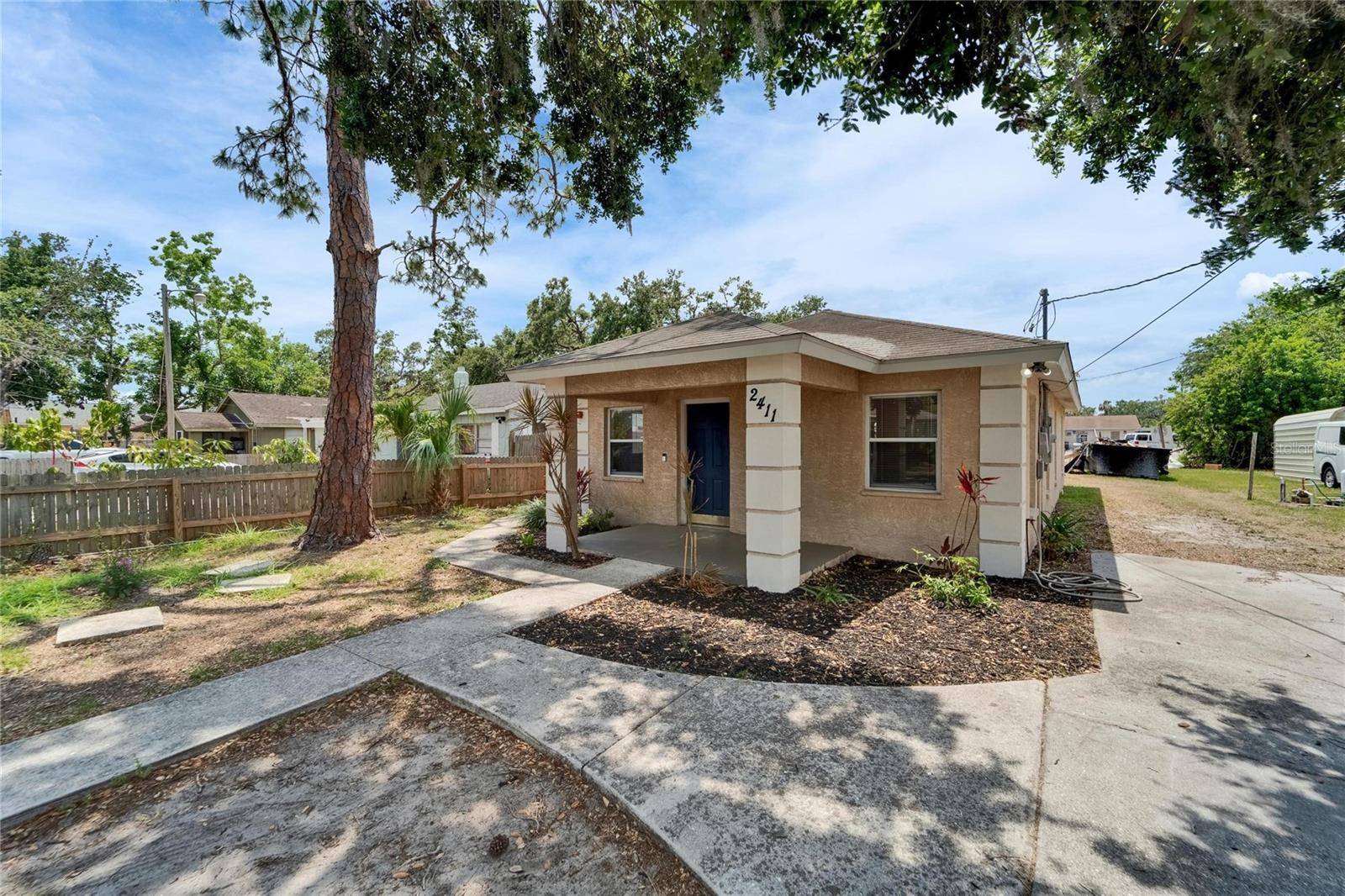 Palmetto, FL 34221,2411 5TH AVENUE DR E