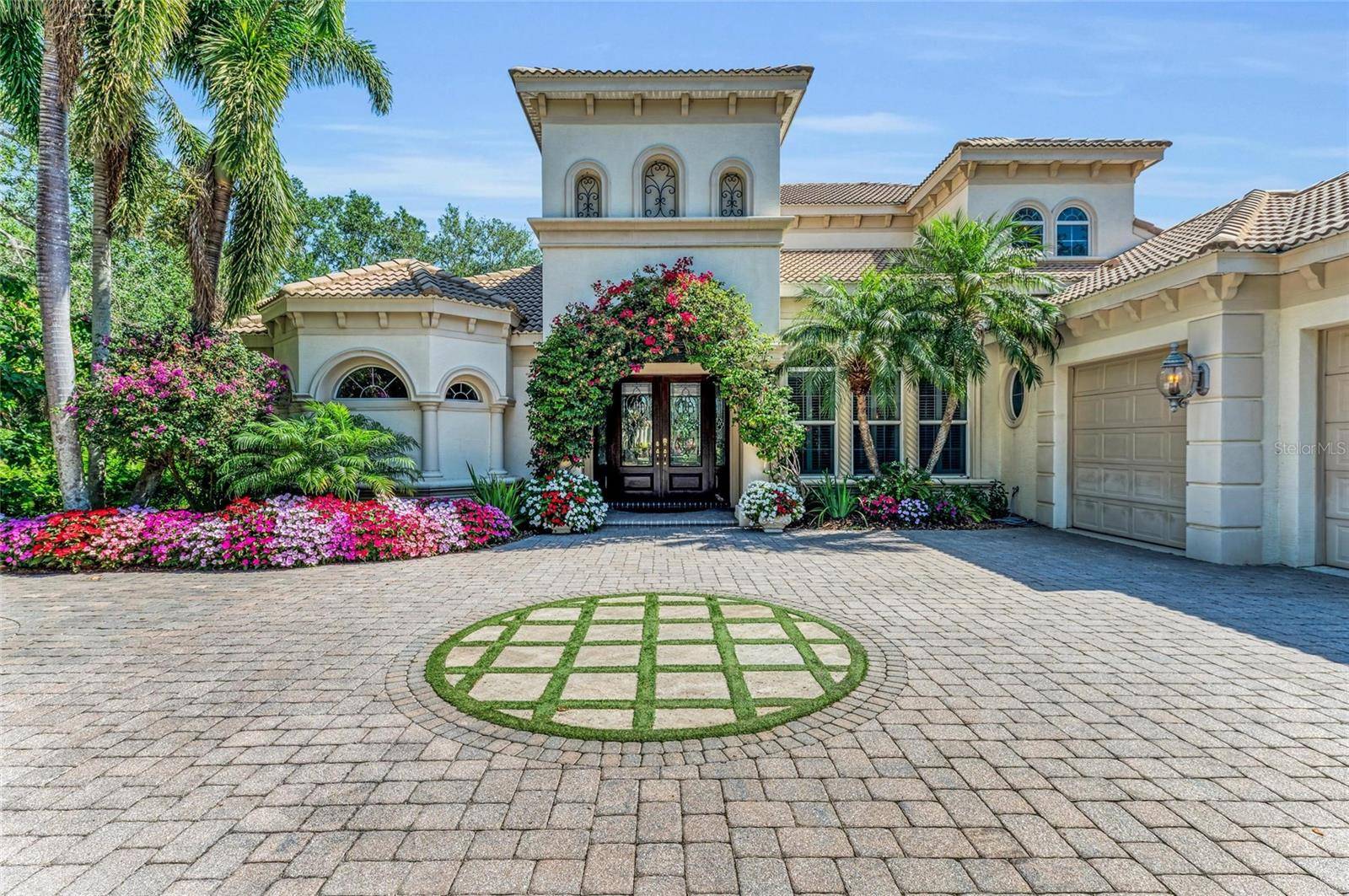 University Park, FL 34201,8105 WARWICK GARDENS LN