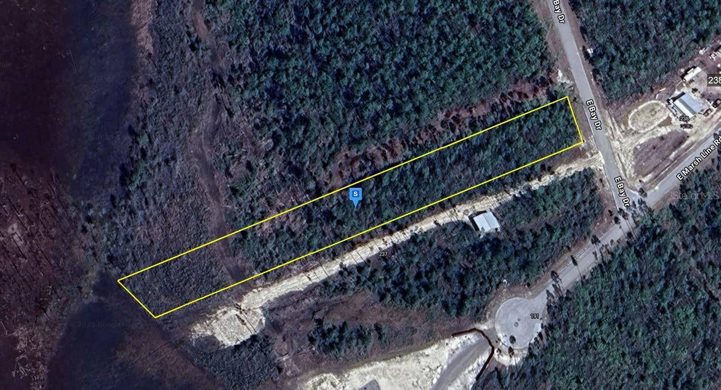 235 E BAY DR, Wewahitchka, FL 32465