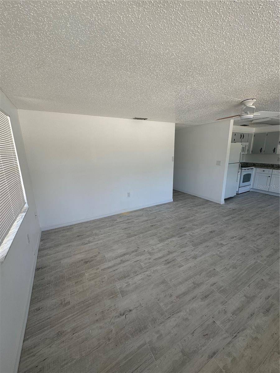 Holmes Beach, FL 34217,406 71ST ST #B