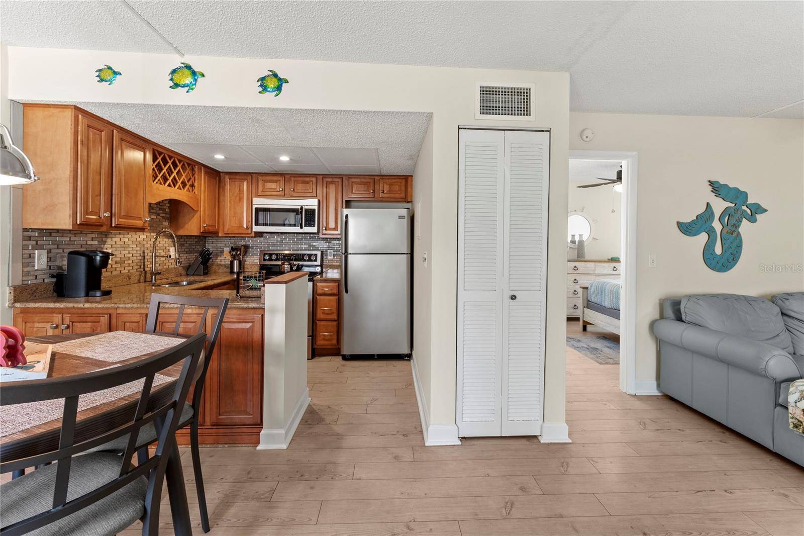 Sarasota, FL 34242,6713 MIDNIGHT PASS RD #4