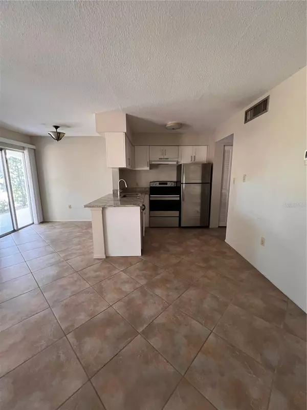 Sarasota, FL 34231,4035 S SCHOOL AVE #D3