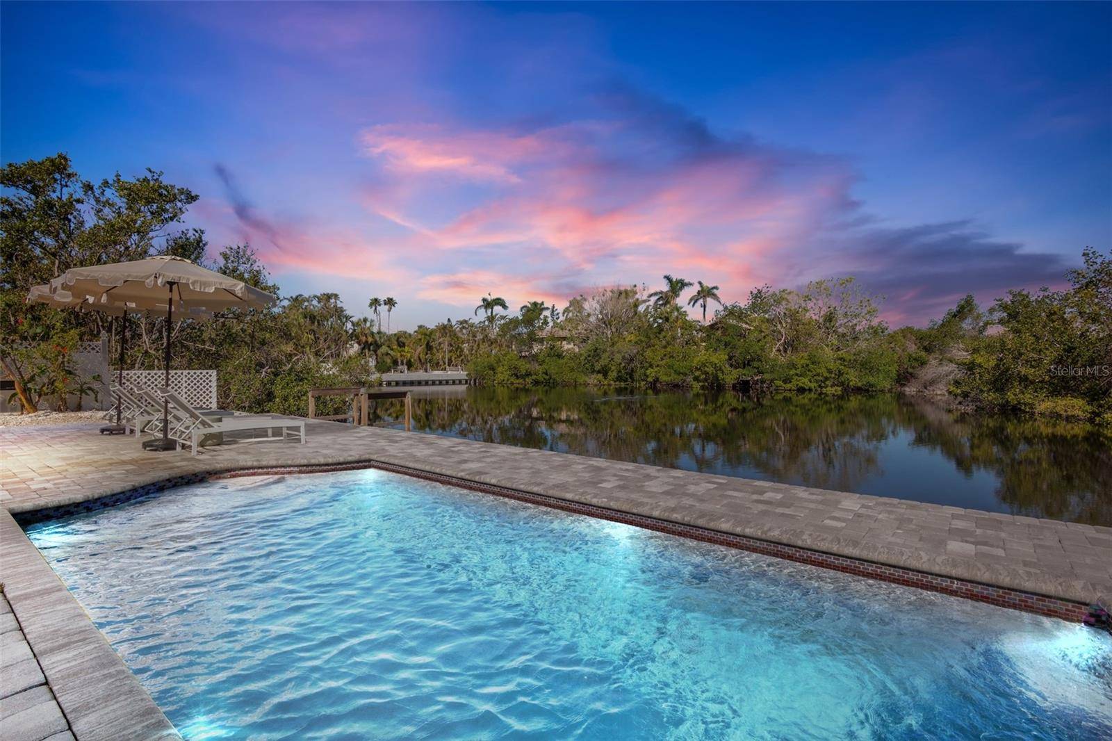Holmes Beach, FL 34217,306 68TH ST