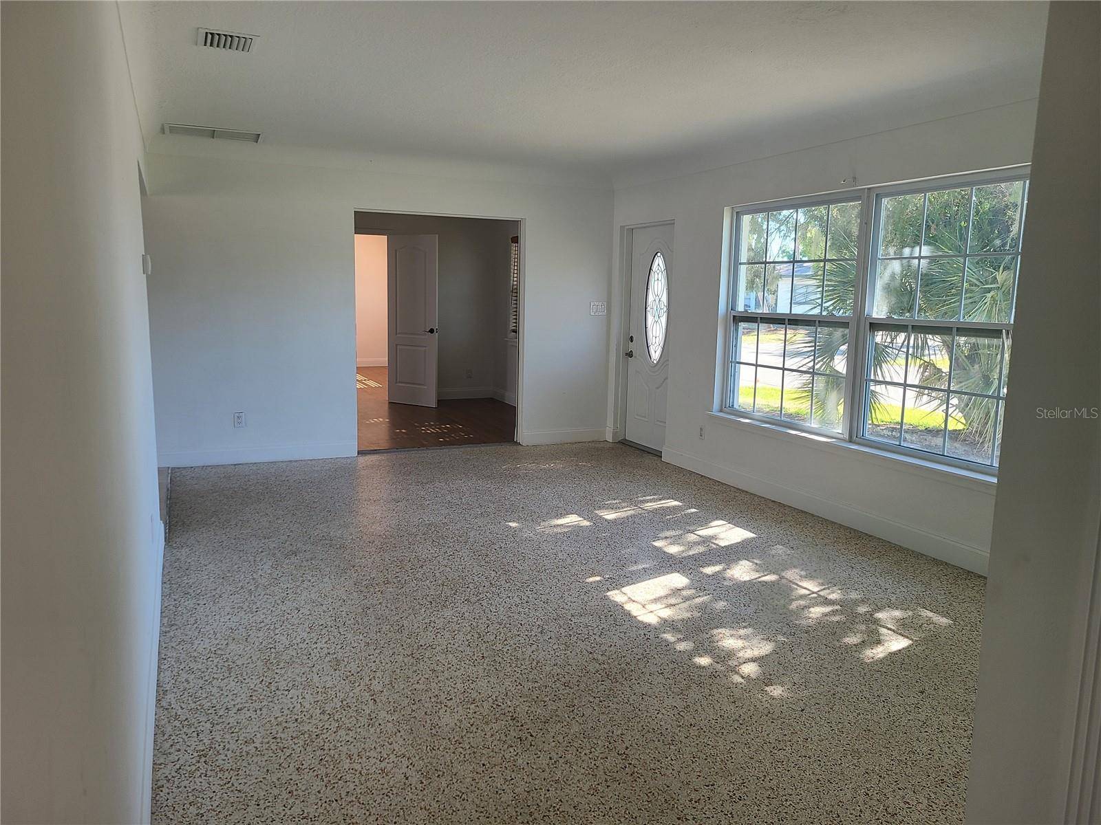 Sarasota, FL 34239,2102 HILLVIEW ST