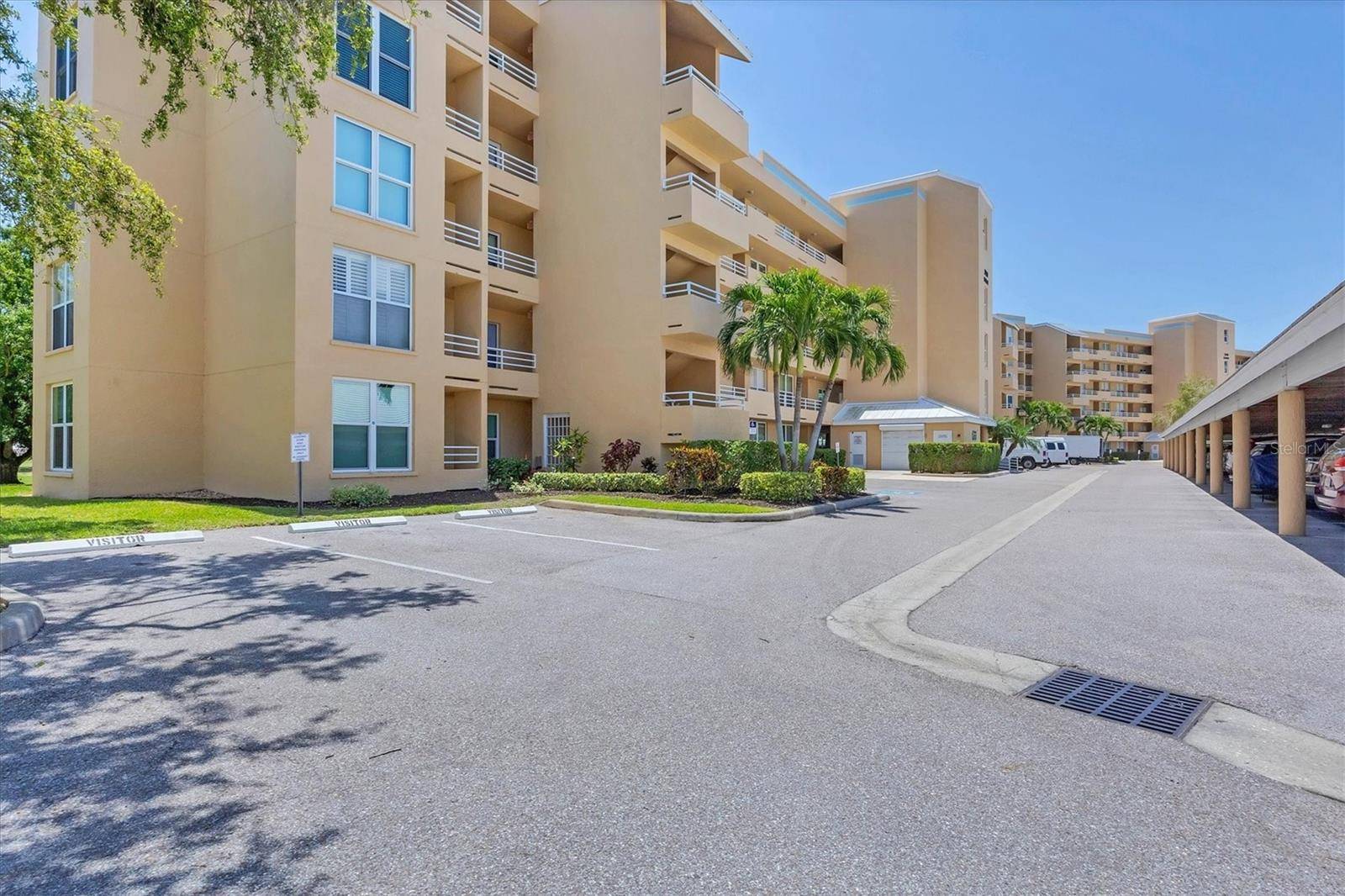 Bradenton, FL 34209,3750 PINEBROOK CIR #405