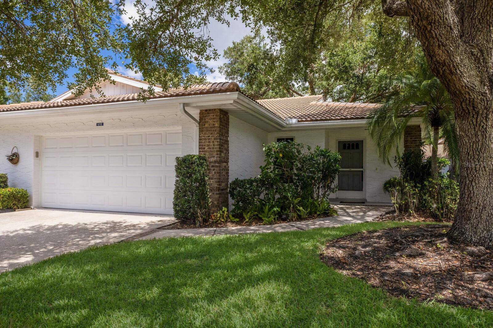 Bradenton, FL 34203,5712 GARDEN LAKES DR