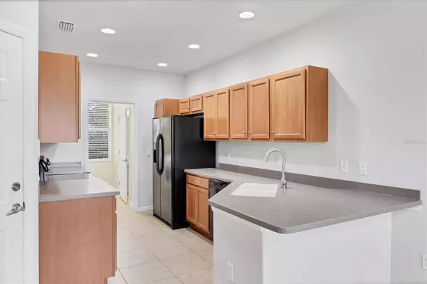 Sarasota, FL 34243,3760 82ND AVENUE CIR E #102