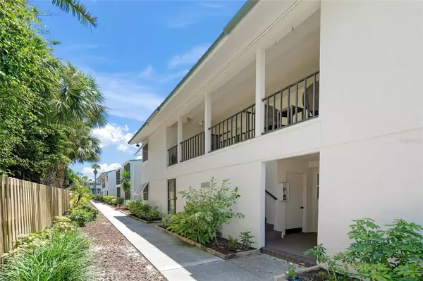 5681 MIDNIGHT PASS RD #104, Sarasota, FL 34242