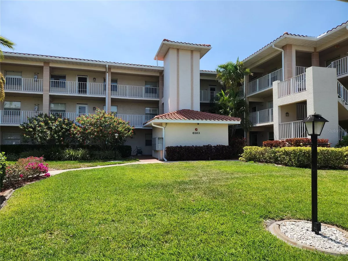 Bradenton, FL 34203,6503 STONE RIVER RD #302