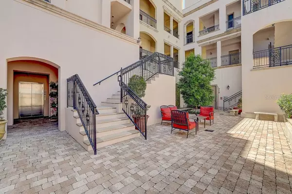 Sarasota, FL 34236,525 N ORANGE AVE #202