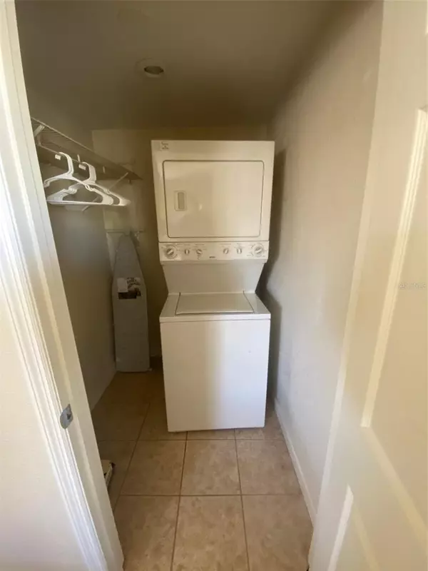 Sarasota, FL 34234,960 HIGHLAND ST