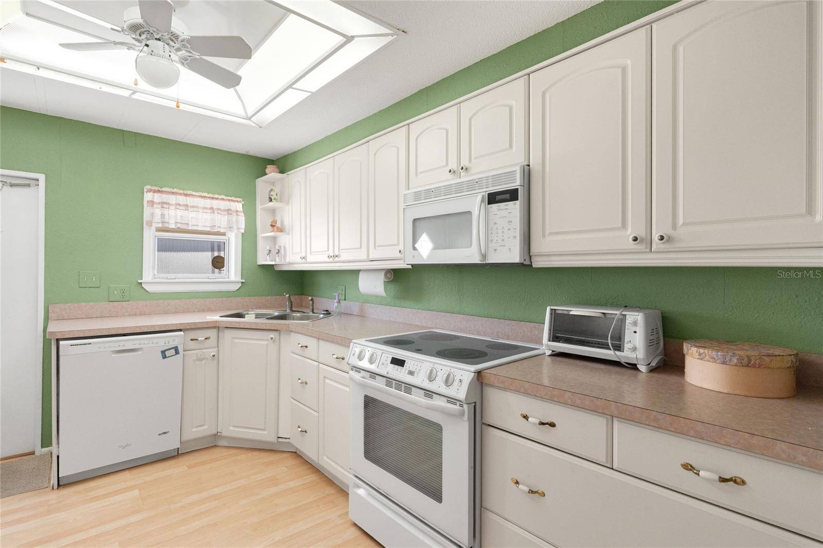 Sarasota, FL 34237,307 WHITE OAK WAY
