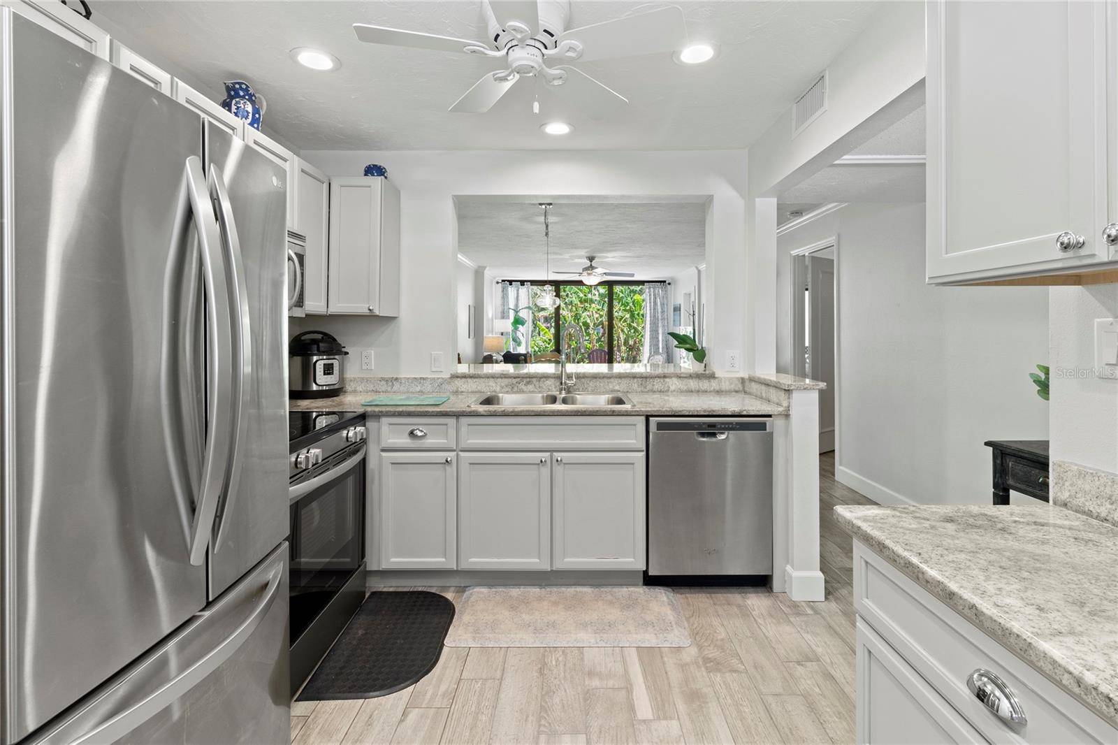 Bradenton, FL 34210,157 PINEHURST DR #157