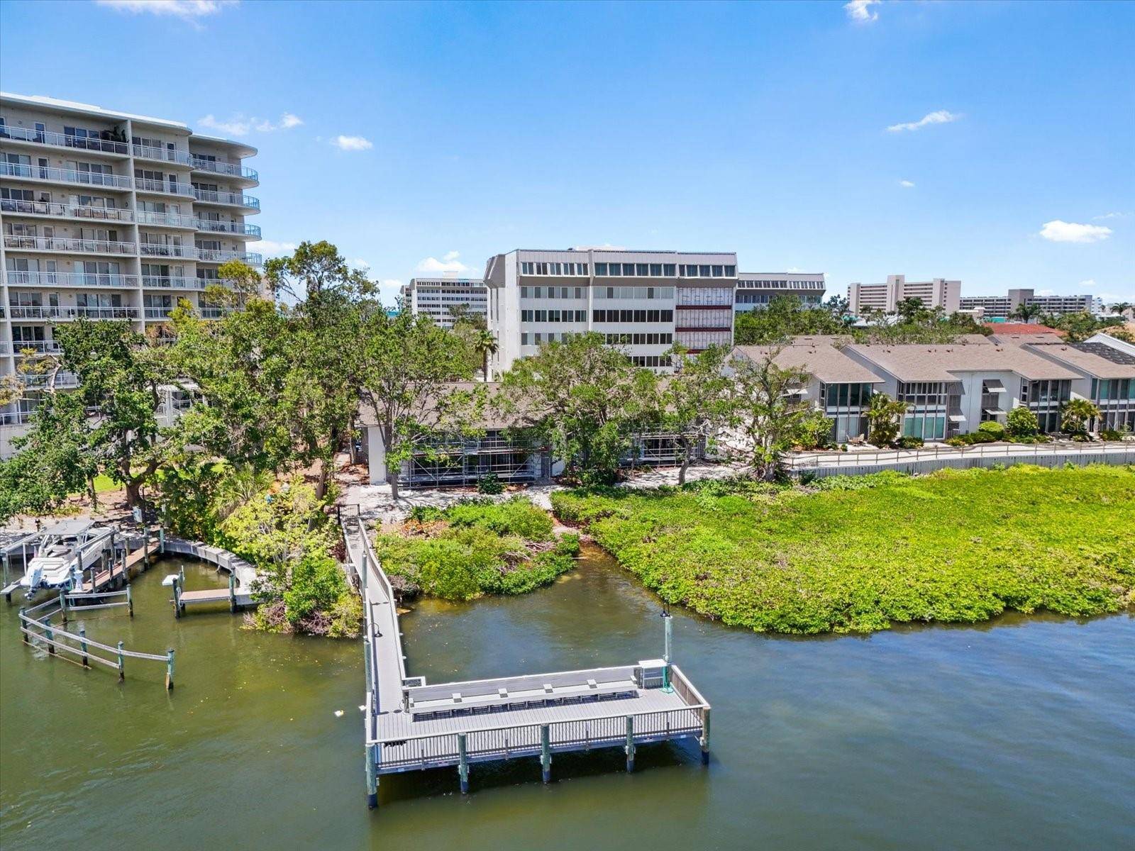 Sarasota, FL 34242,1255 E PEPPERTREE DR #507