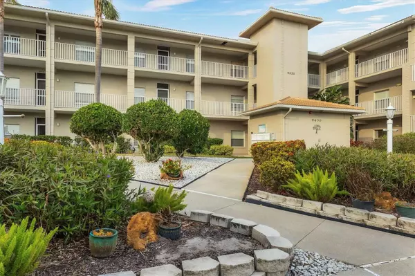 9630 CLUB SOUTH CIR #6303, Sarasota, FL 34238