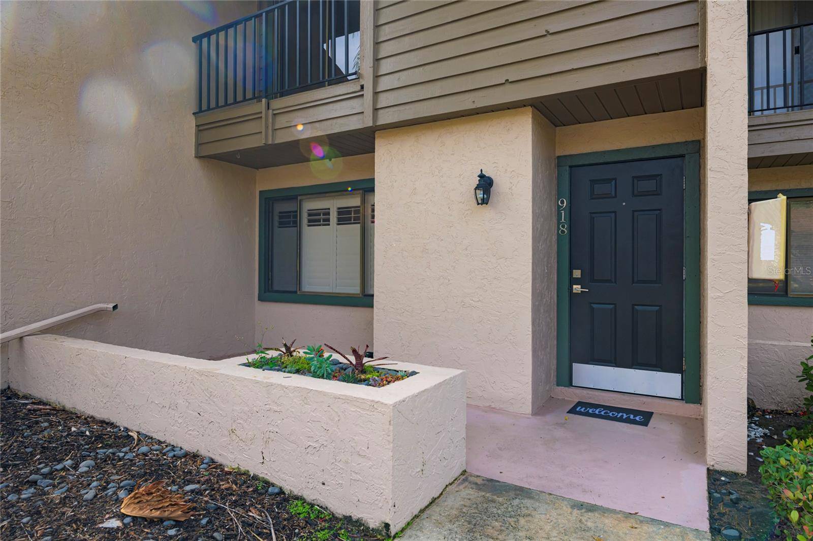 Sarasota, FL 34234,918 SUNRIDGE DR #E-4