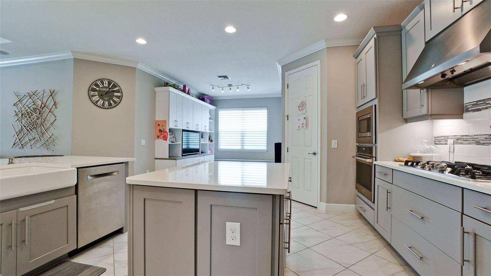Sarasota, FL 34238,5738 HYDRANGEA CIR