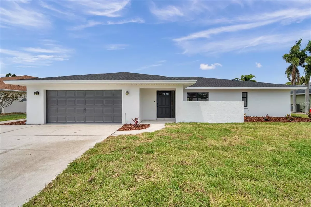 Sarasota, FL 34243,5125 PALM AIRE DR