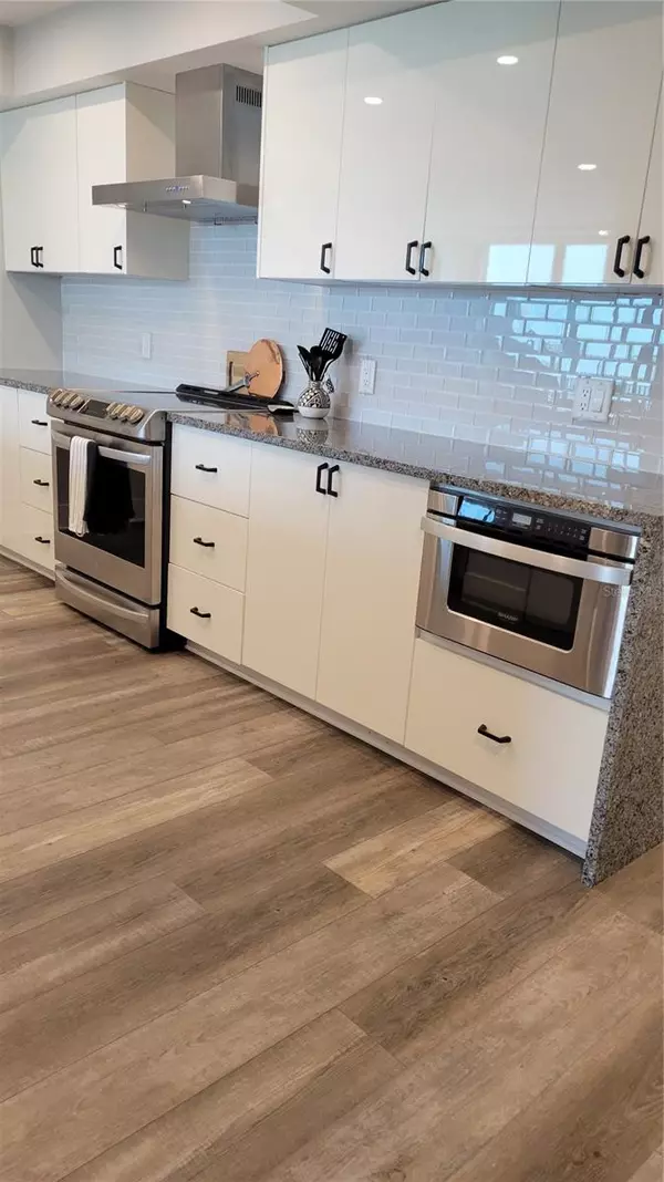 Sarasota, FL 34236,11 SUNSET DR #704