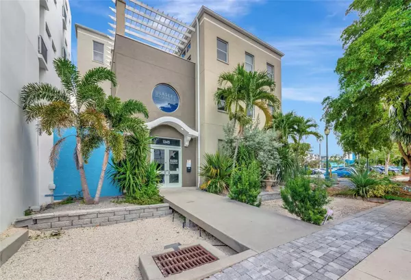 1345 2ND ST, Sarasota, FL 34236