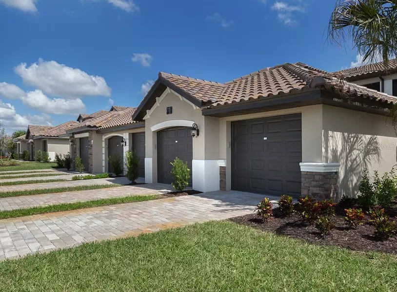 5518 PALMER CIR #102, Bradenton, FL 34211