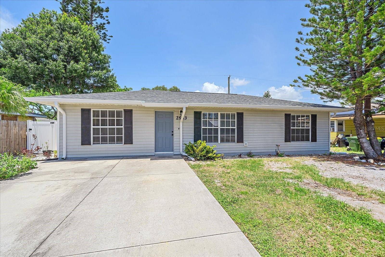 2953 OAK ST, Sarasota, FL 34237