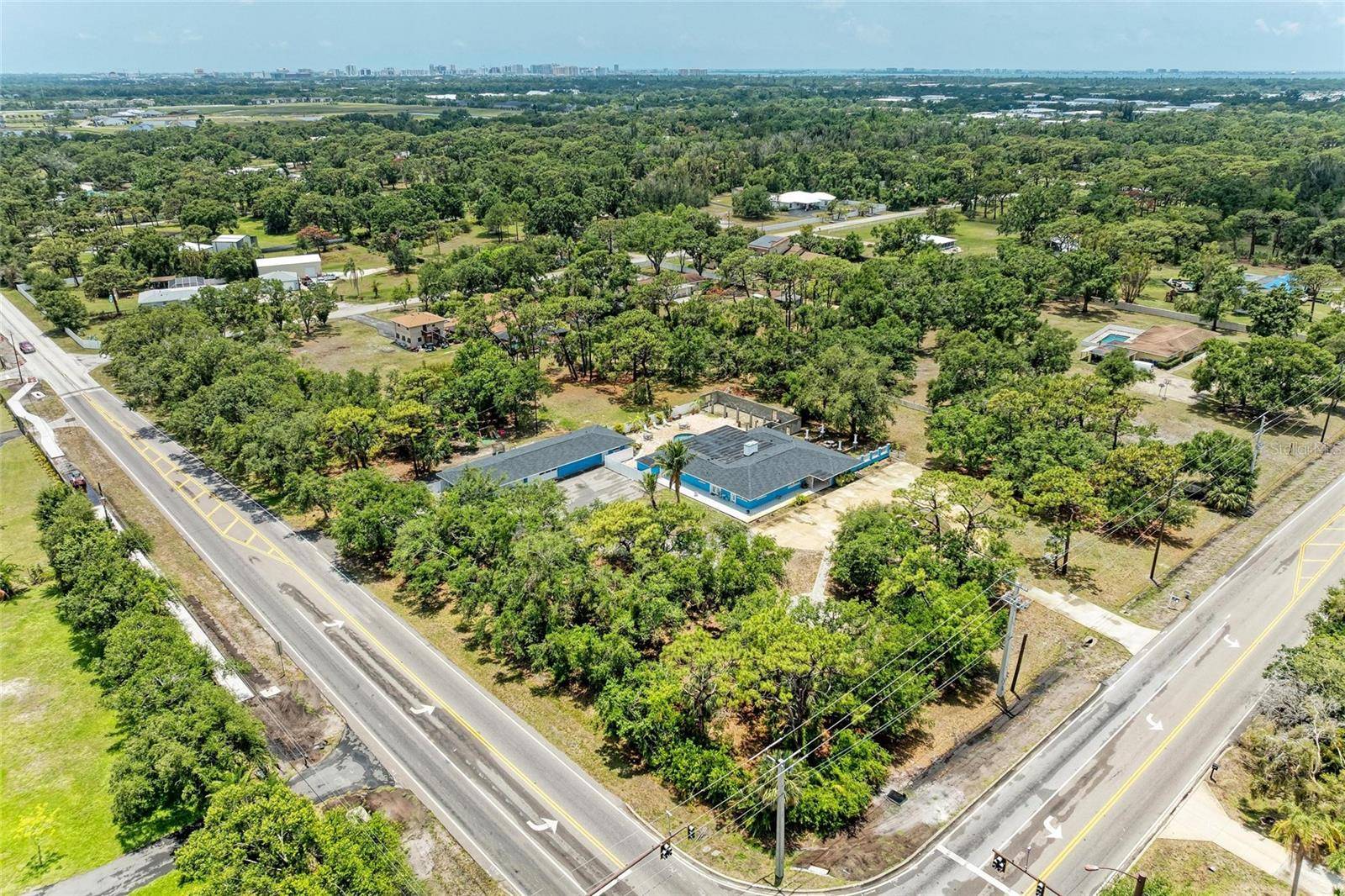 Sarasota, FL 34234,2726 DESOTO RD