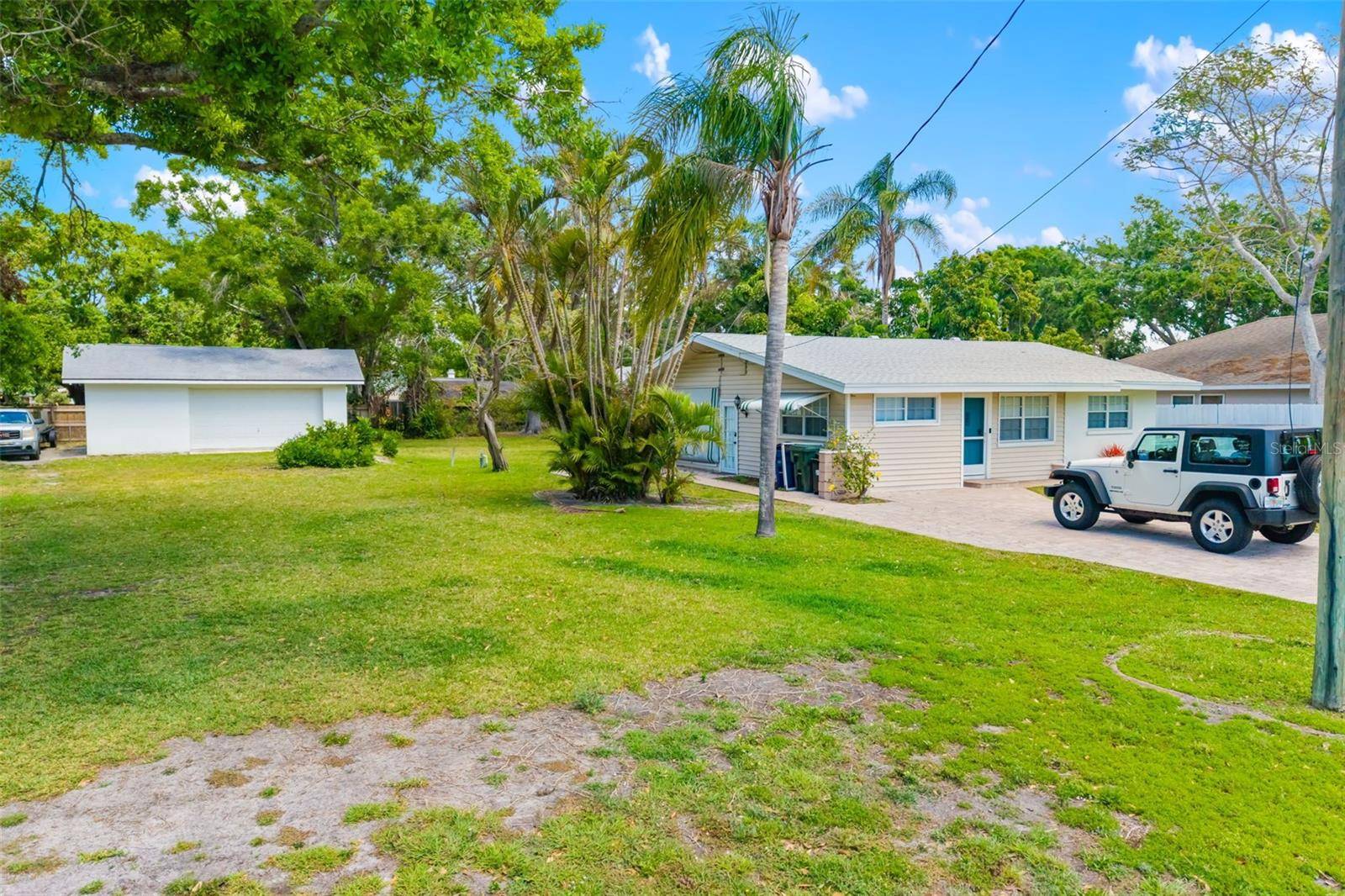 Sarasota, FL 34231,2225 ALICE RD
