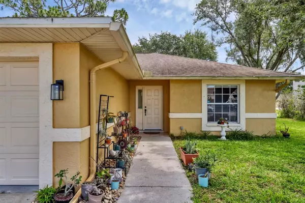 Sarasota, FL 34243,5823 HELEN WAY