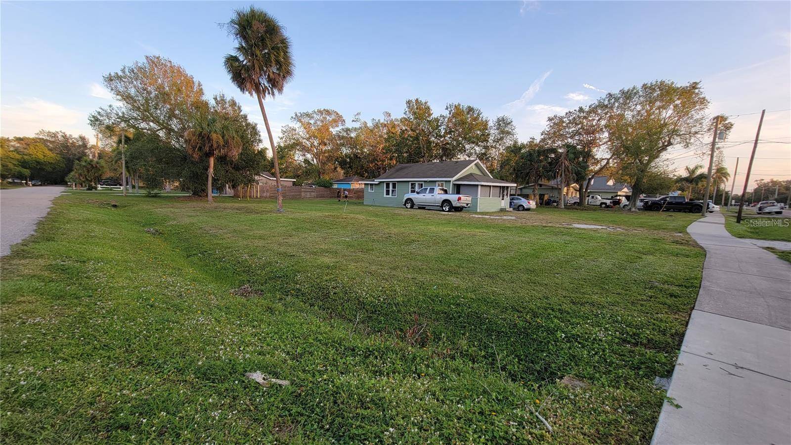 Sarasota, FL 34233,4223 SAWYER RD