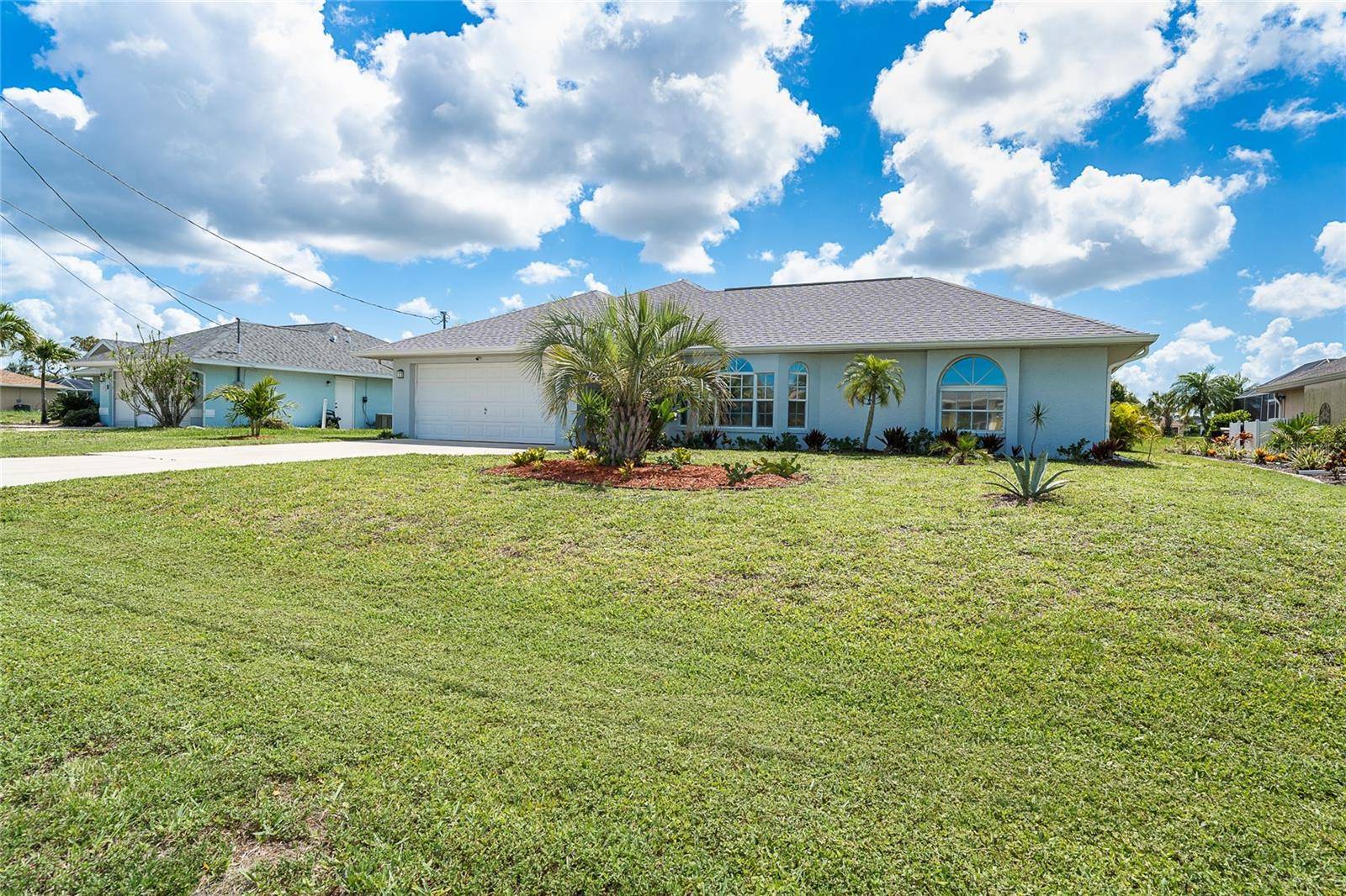 Rotonda West, FL 33947,217 MARINER LN