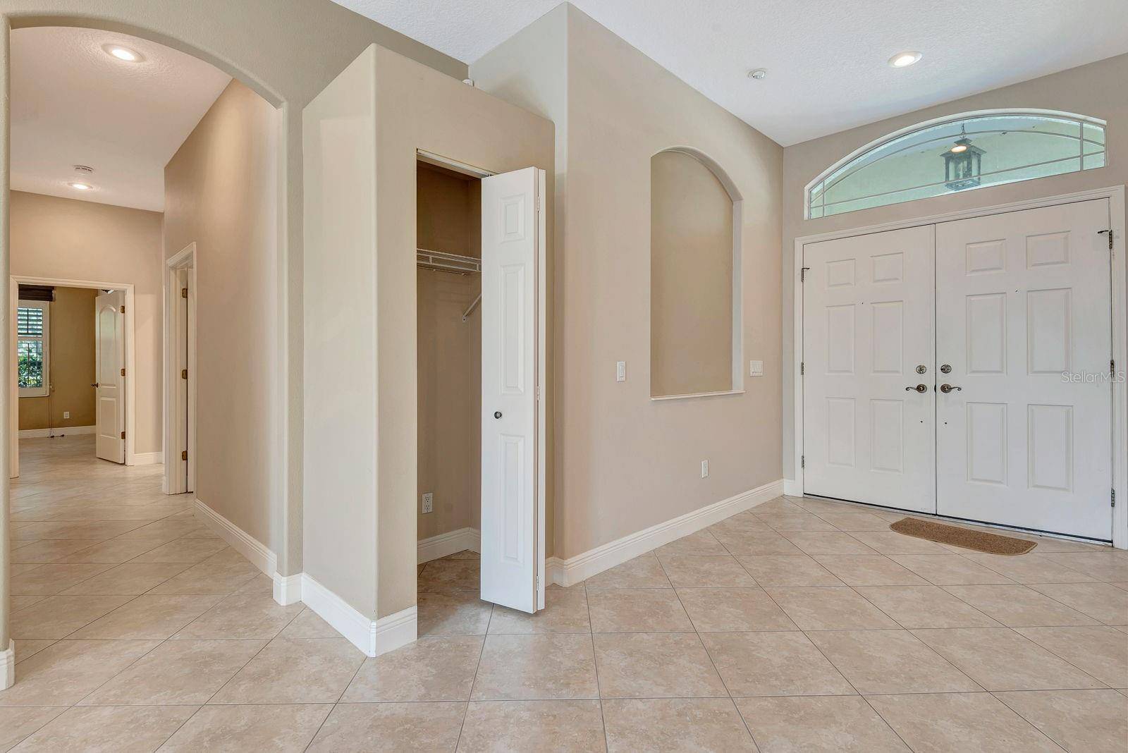 Sarasota, FL 34243,8047 DESOTO WOODS DR