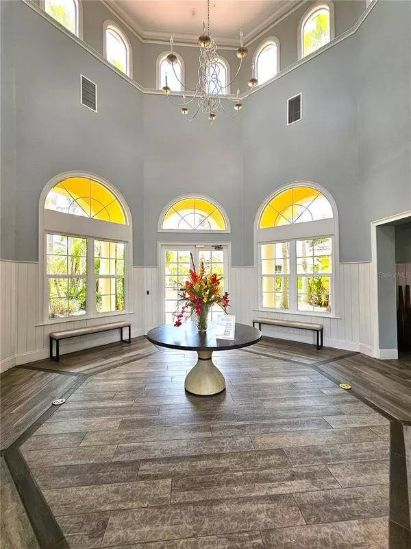Sarasota, FL 34235,5711 BENTGRASS DR #19-203