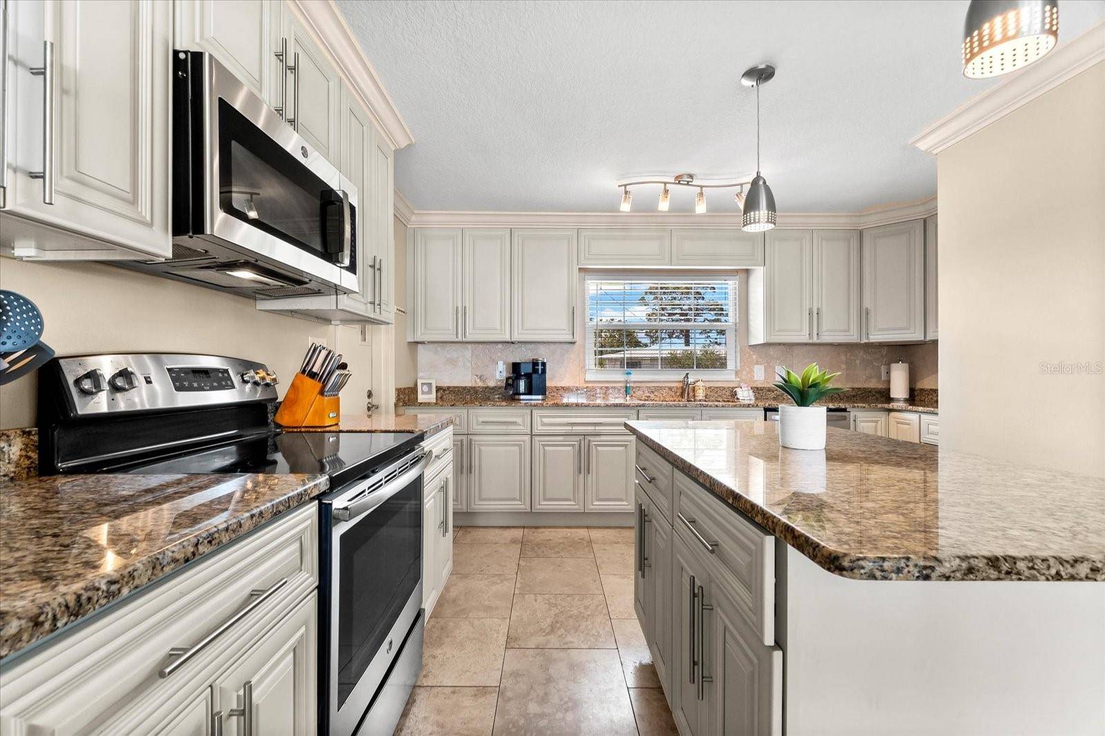 Sarasota, FL 34231,1723 LARAMIE ST