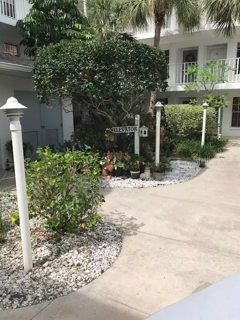 Bradenton, FL 34209,6304 POINTE WEST BLVD #A101