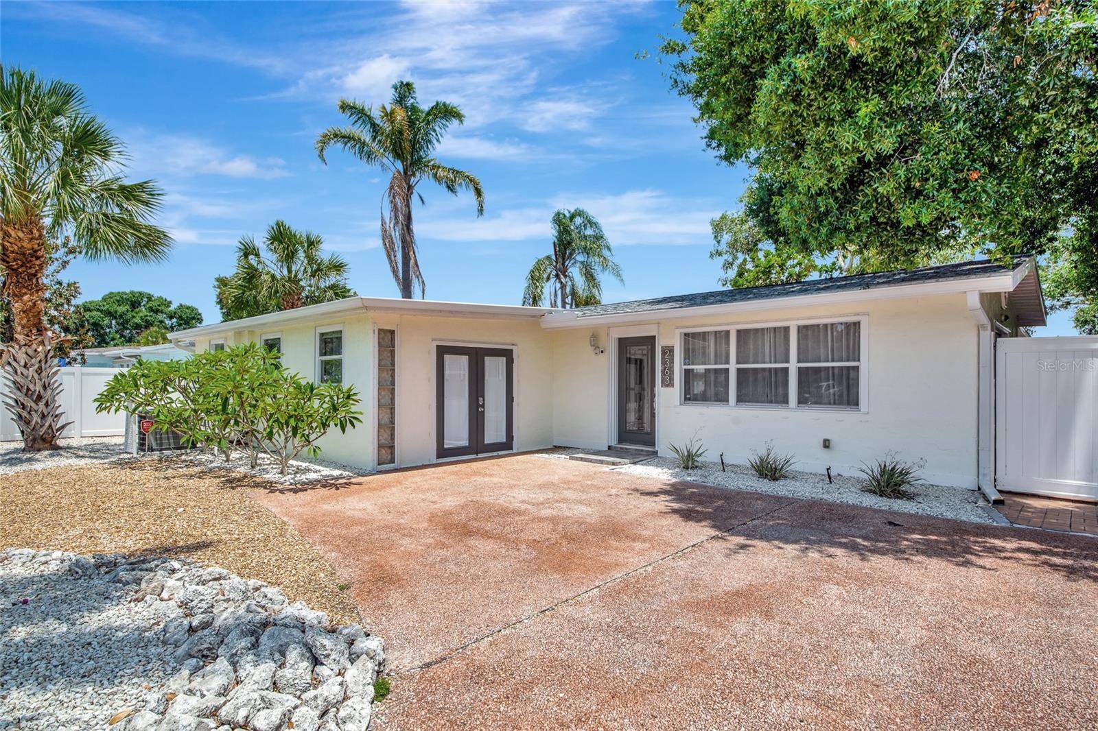 2363 MILFORD CIR, Sarasota, FL 34239