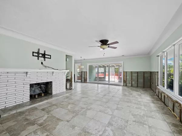 Sarasota, FL 34236,335 ARTHUR DR