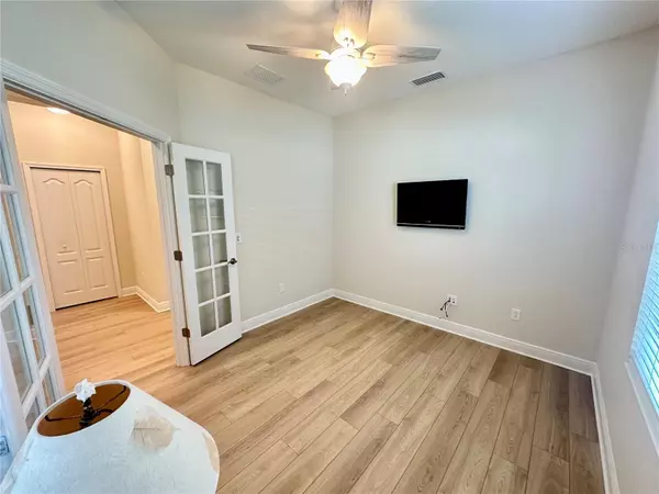 Sarasota, FL 34240,2633 STAR APPLE WAY