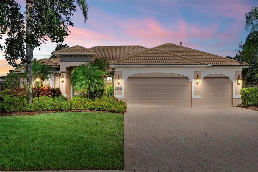 6528 COOPERS HAWK CT, Lakewood Ranch, FL 34202