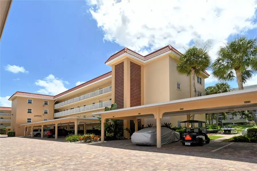 1350 N PORTOFINO DR #402, Sarasota, FL 34242