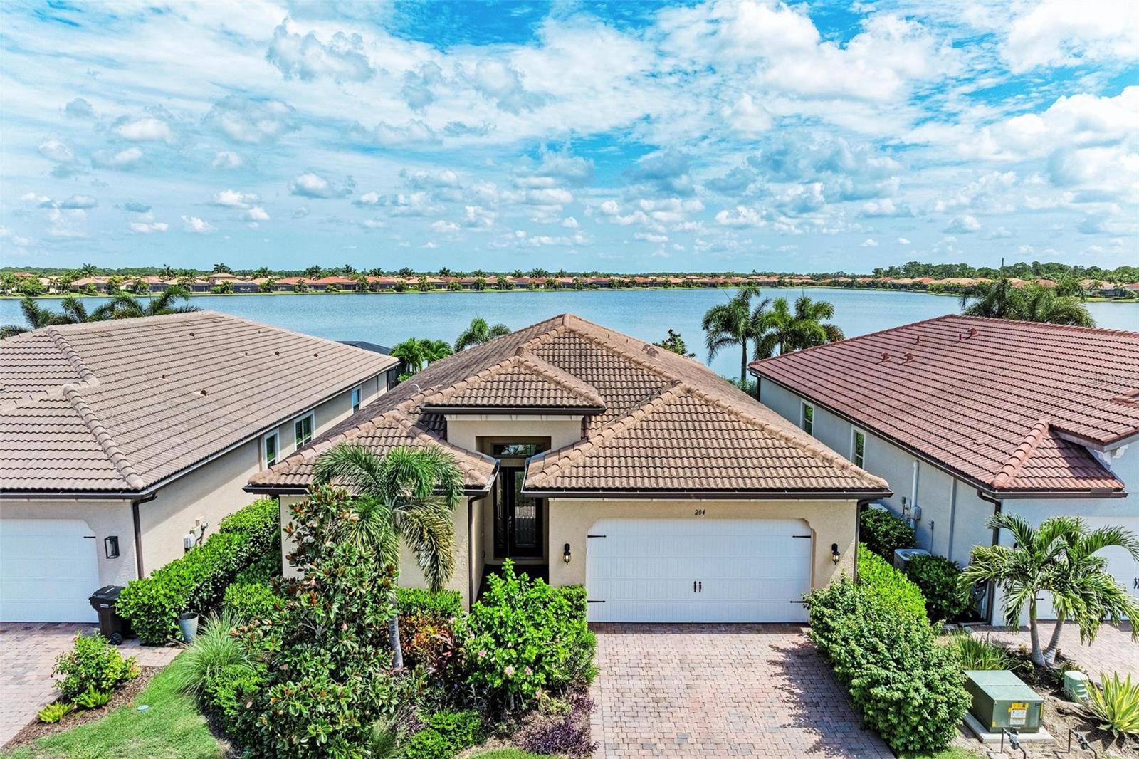 204 MARAVIYA BLVD, Nokomis, FL 34275