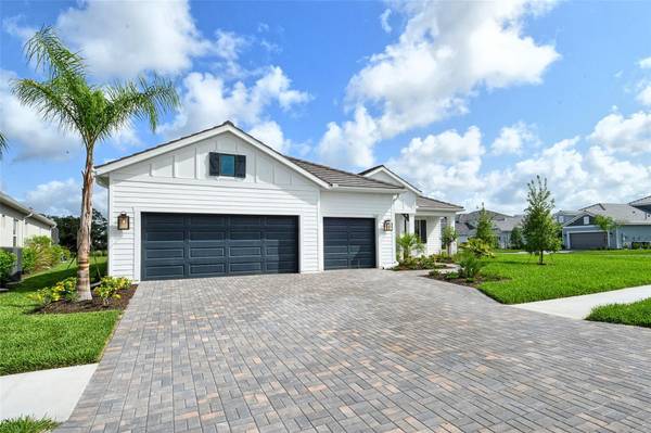 2469 PARADISE PLUM DR, Sarasota, FL 34240