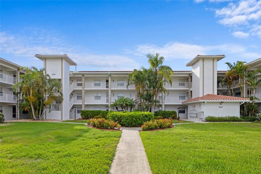 6507 STONE RIVER RD #304, Bradenton, FL 34203