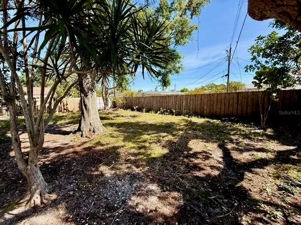 Sarasota, FL 34231,5615 WANETA PL