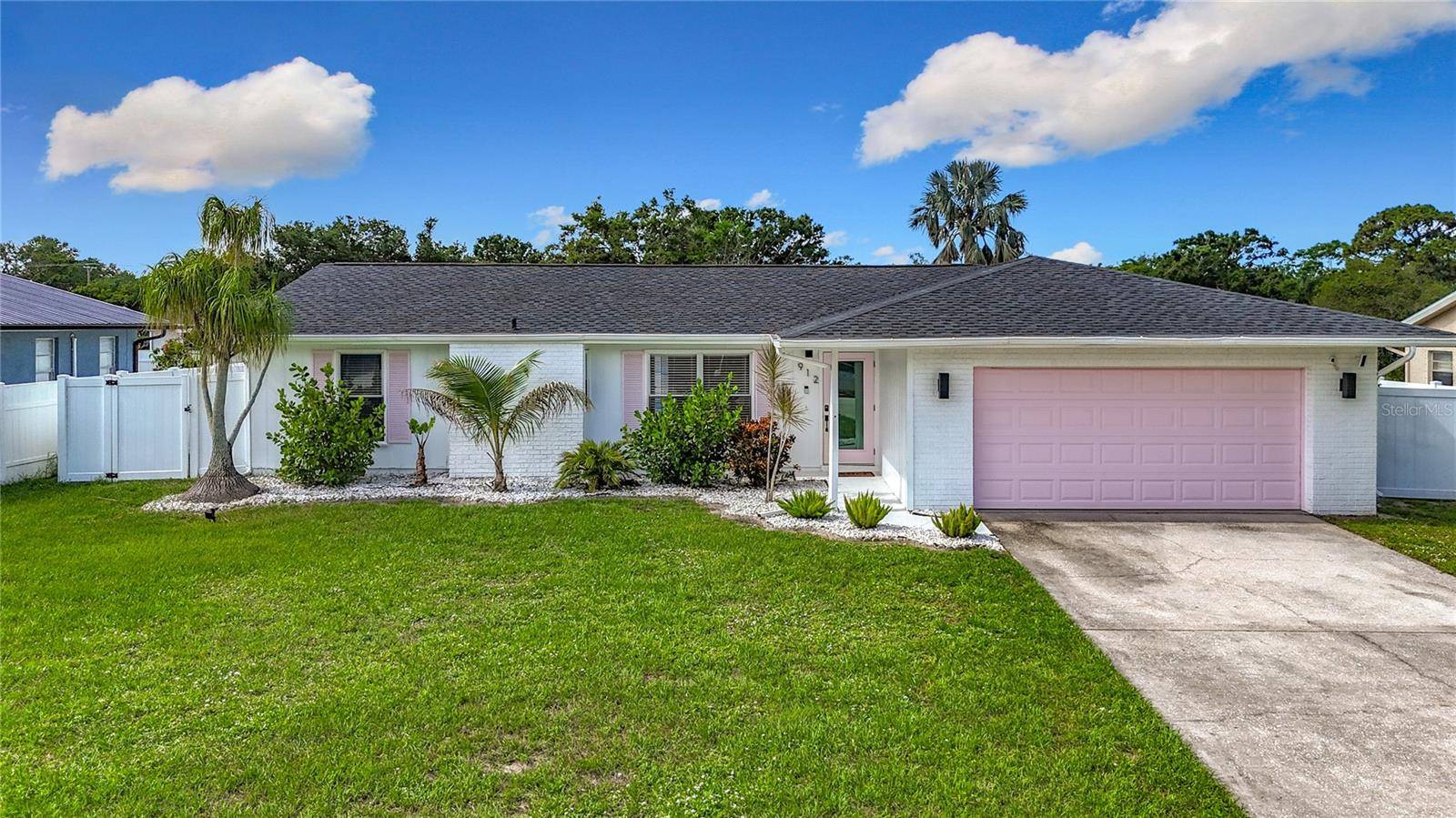 912 PONDEROSA PINE LN, Sarasota, FL 34243