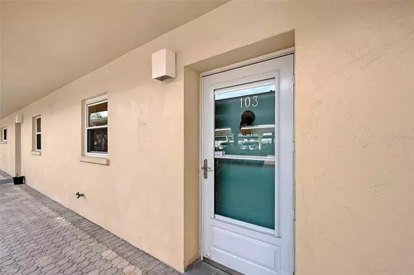 Sarasota, FL 34242,1300 N PORTOFINO DR #103
