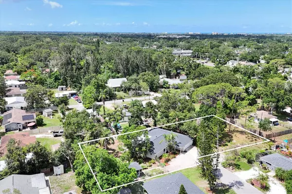Sarasota, FL 34231,2866 E RAINBOW CIR